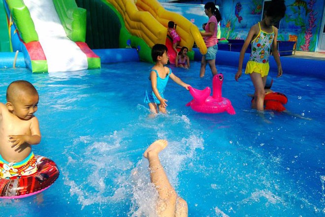 苍梧儿童乐园充气游泳池
